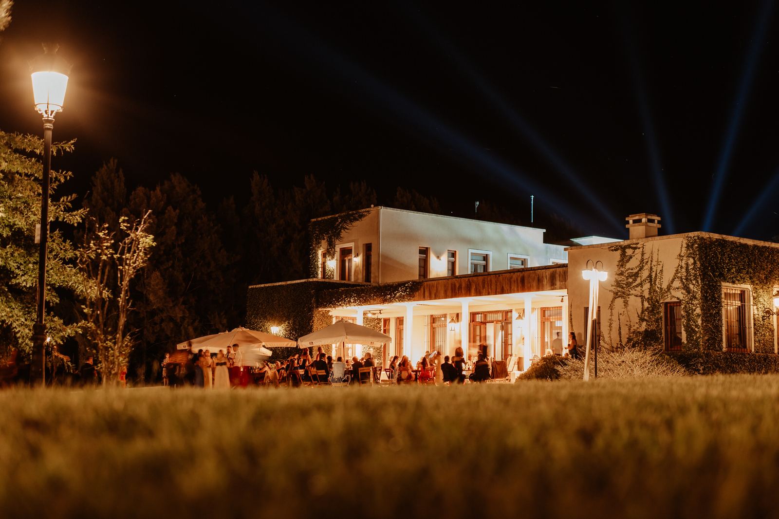 Fiesta de casamiento de noche
